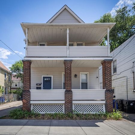 Апартаменты Mid-Century Modern Retreat In Little Italy Кливленд Экстерьер фото